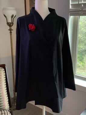 Ozai N Ku L black cotton ASYM tunic attached Red rose